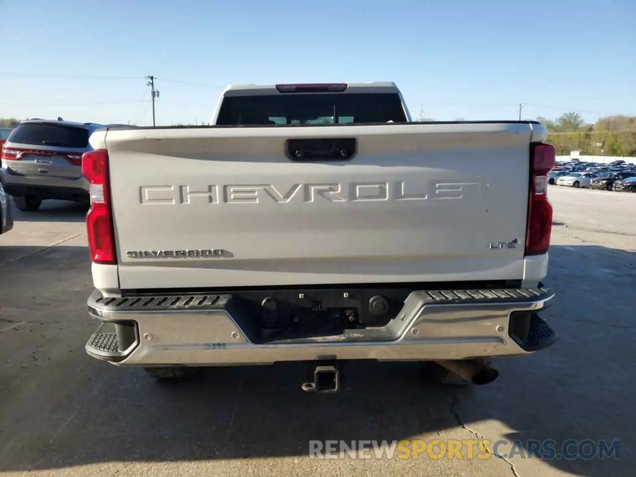 6 Photograph of a damaged car 1GC4YPE77LF168681 CHEVROLET All Models 2020