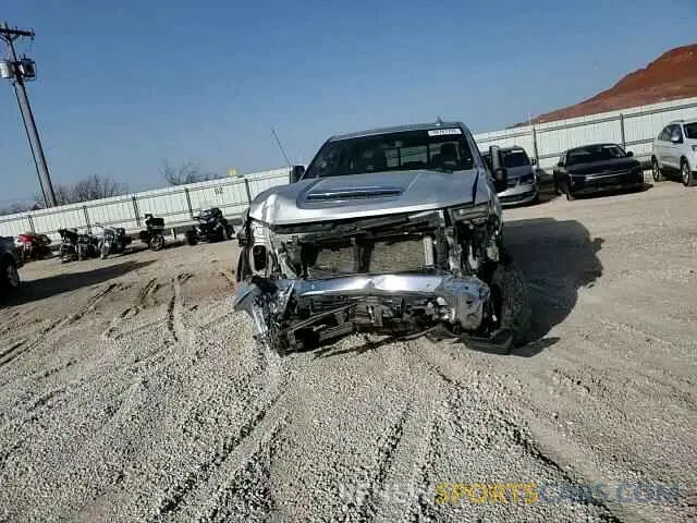 11 Photograph of a damaged car 1GC4YPE7XLF122648 CHEVROLET ALL Models 2020