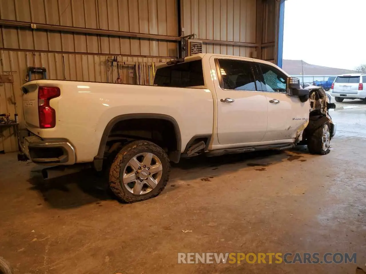 3 Photograph of a damaged car 1GC4YPEY2LF100829 CHEVROLET ALL Models 2020