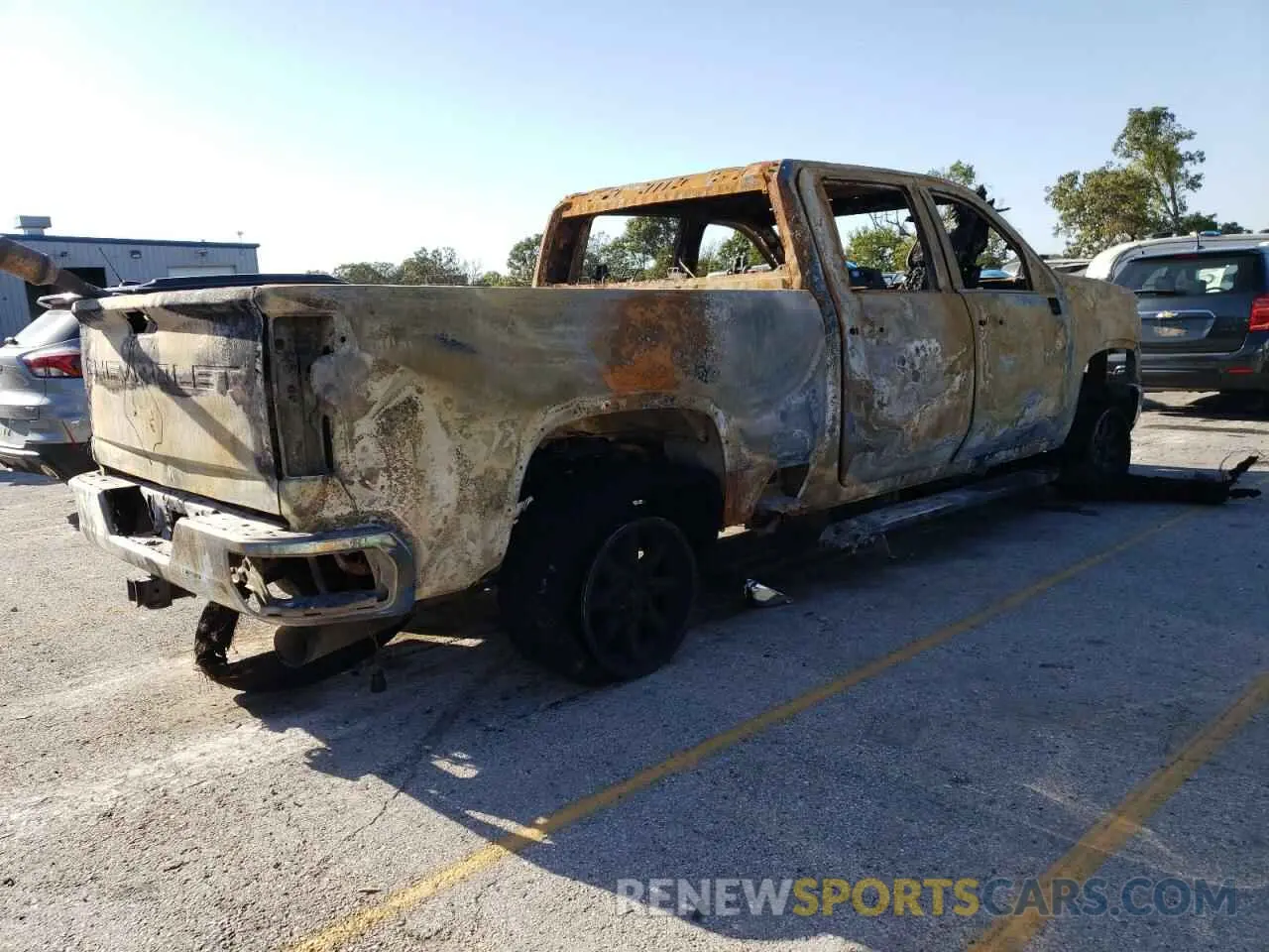 3 Photograph of a damaged car 1GC4YPEY3LF144094 CHEVROLET ALL Models 2020