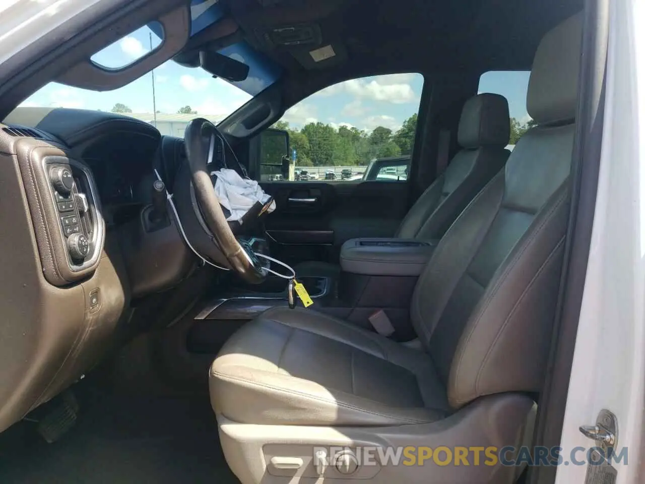 7 Photograph of a damaged car 1GC4YPEY5LF236114 CHEVROLET ALL Models 2020
