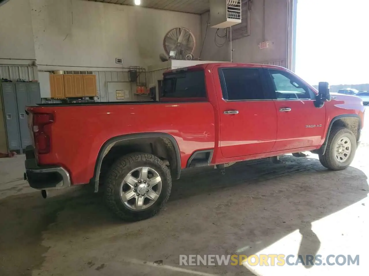 3 Photograph of a damaged car 1GC4YPEYXLF217235 CHEVROLET ALL Models 2020