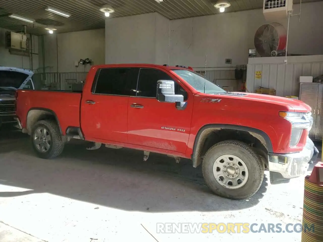 4 Photograph of a damaged car 1GC4YPEYXLF217235 CHEVROLET ALL Models 2020
