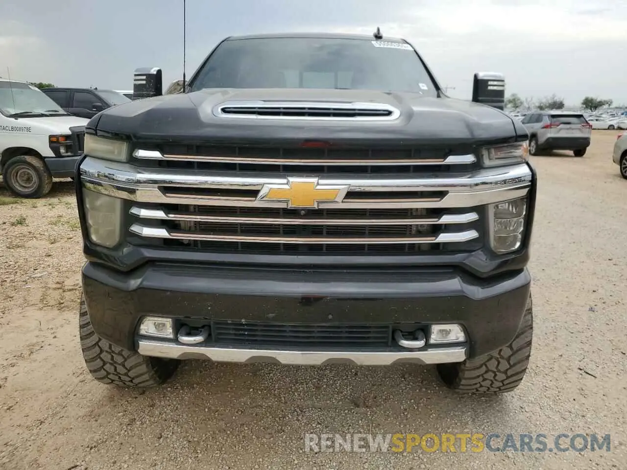 5 Photograph of a damaged car 1GC4YREY4LF104229 CHEVROLET ALL Models 2020