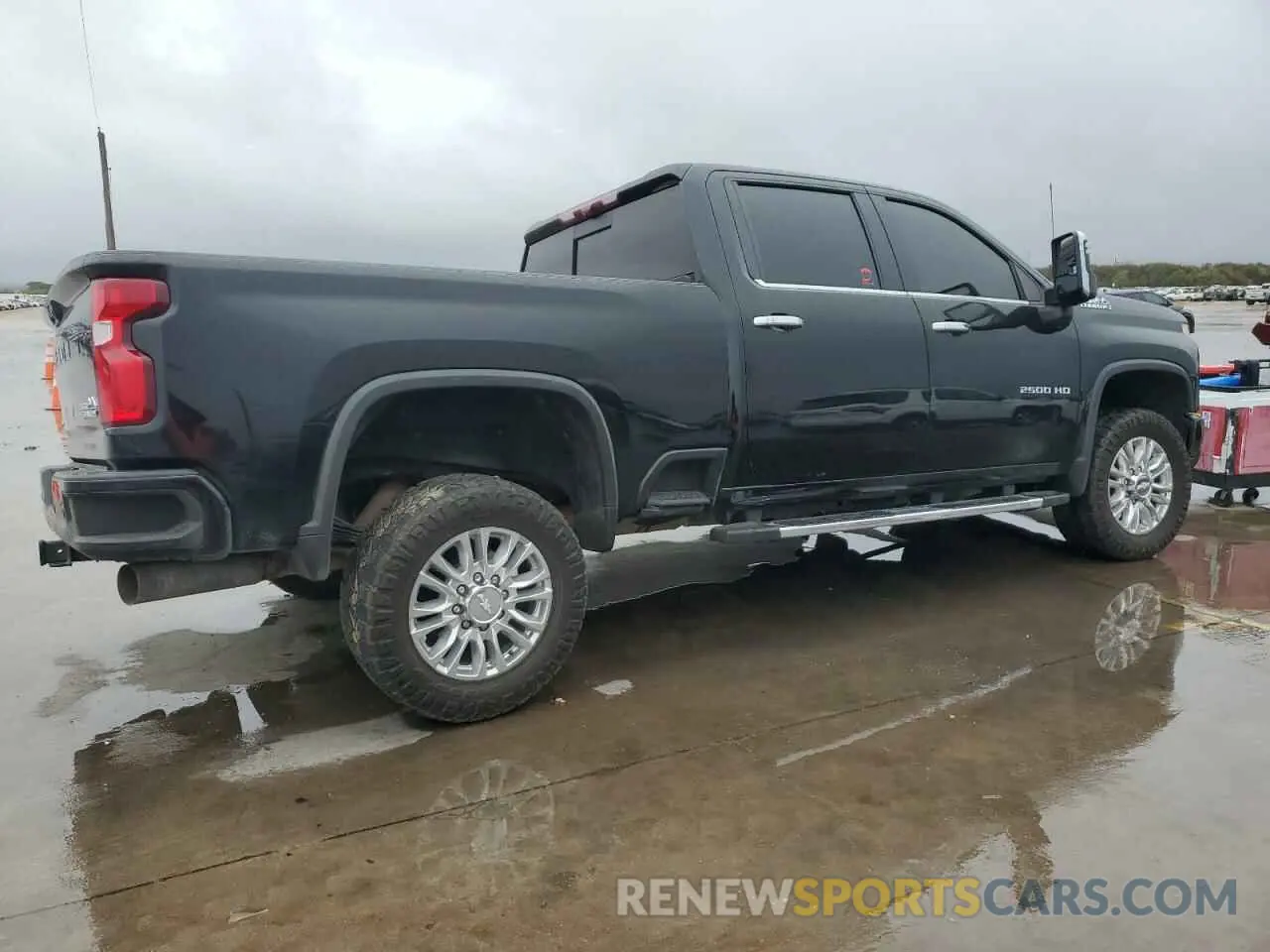 3 Photograph of a damaged car 1GC4YREY4LF216271 CHEVROLET ALL Models 2020