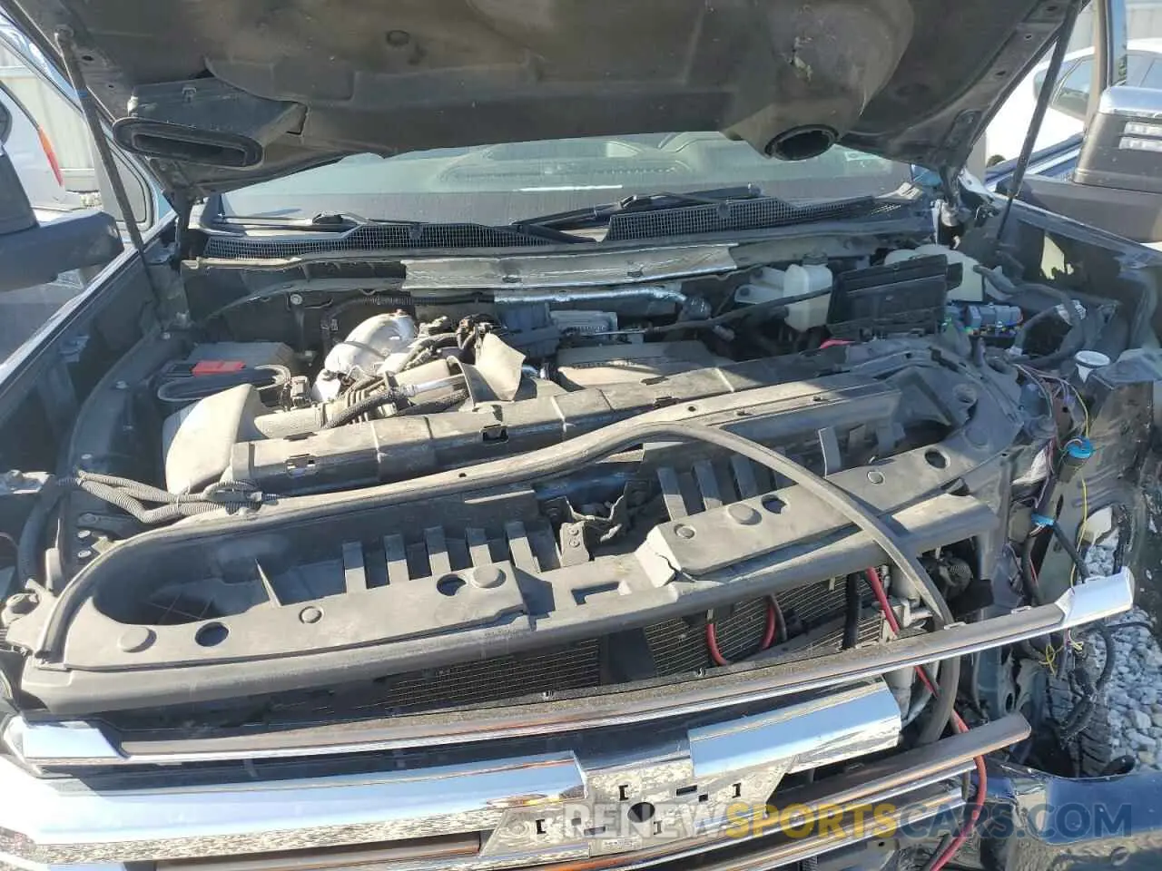 11 Photograph of a damaged car 1GC4YREY6LF124207 CHEVROLET ALL Models 2020