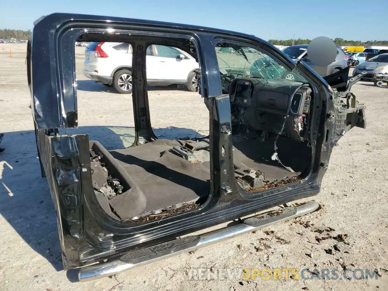 3 Photograph of a damaged car 1GC4YUEY1LF274888 CHEVROLET ALL Models 2020