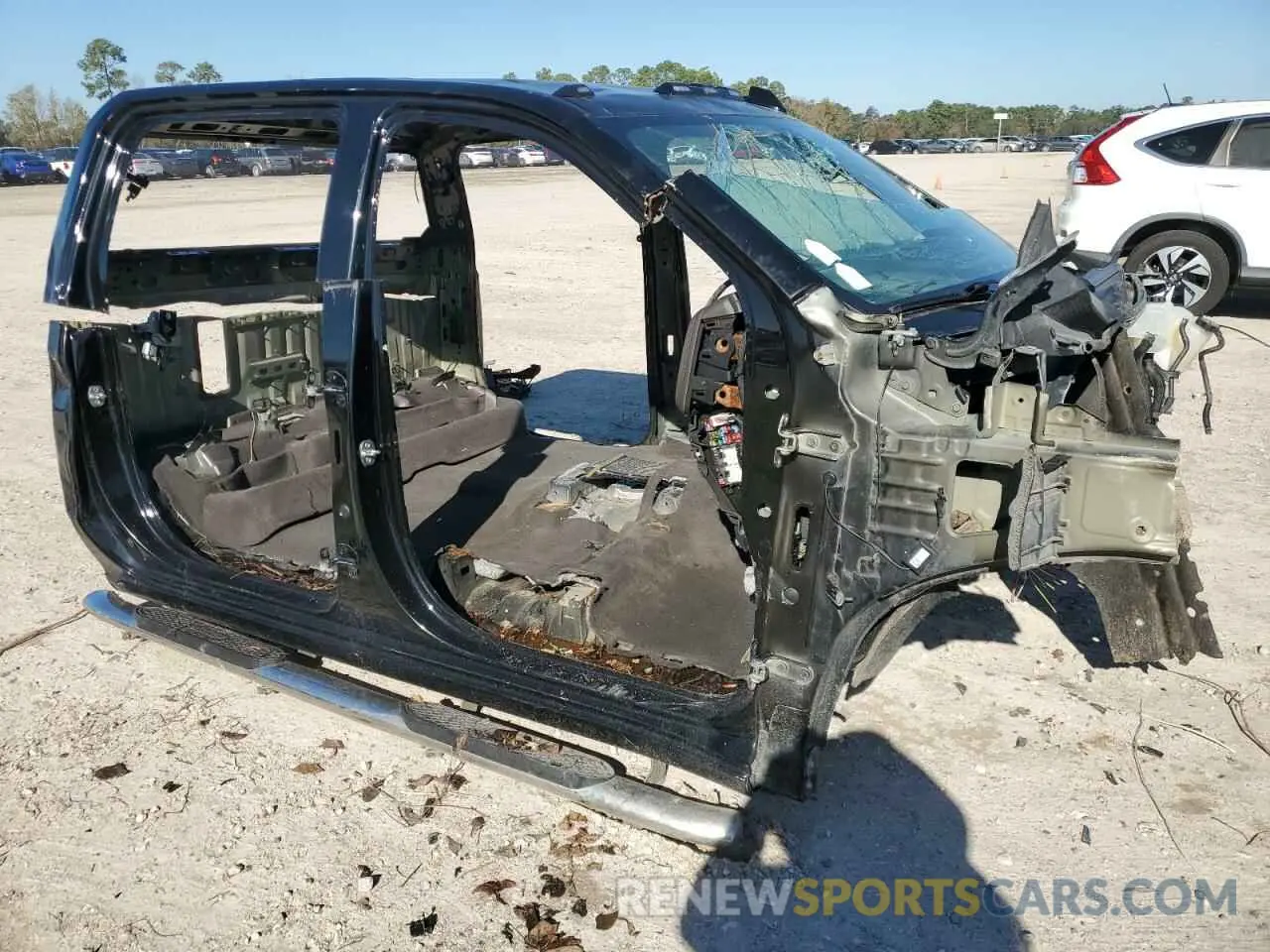 4 Photograph of a damaged car 1GC4YUEY1LF274888 CHEVROLET ALL Models 2020