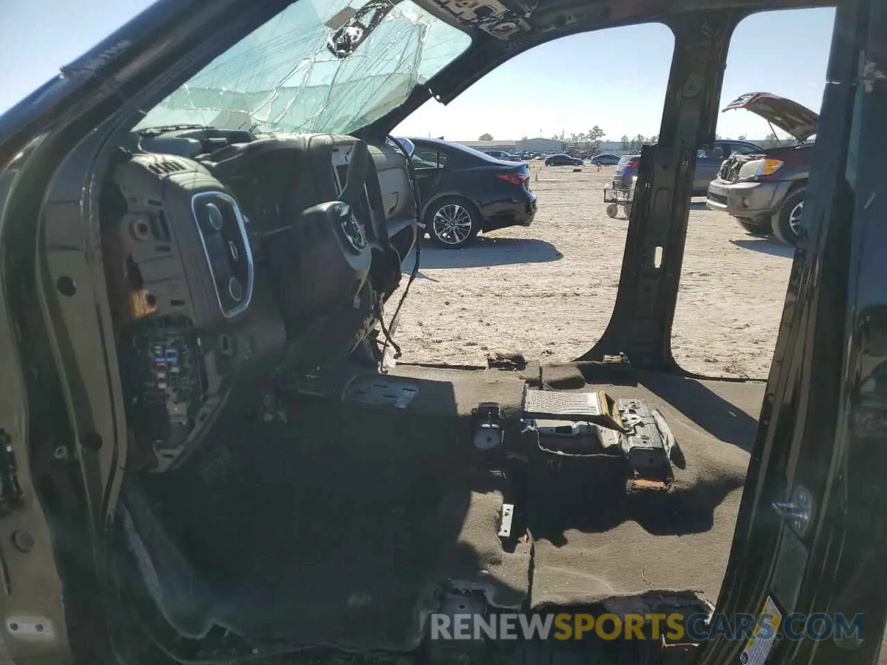 7 Photograph of a damaged car 1GC4YUEY1LF274888 CHEVROLET ALL Models 2020