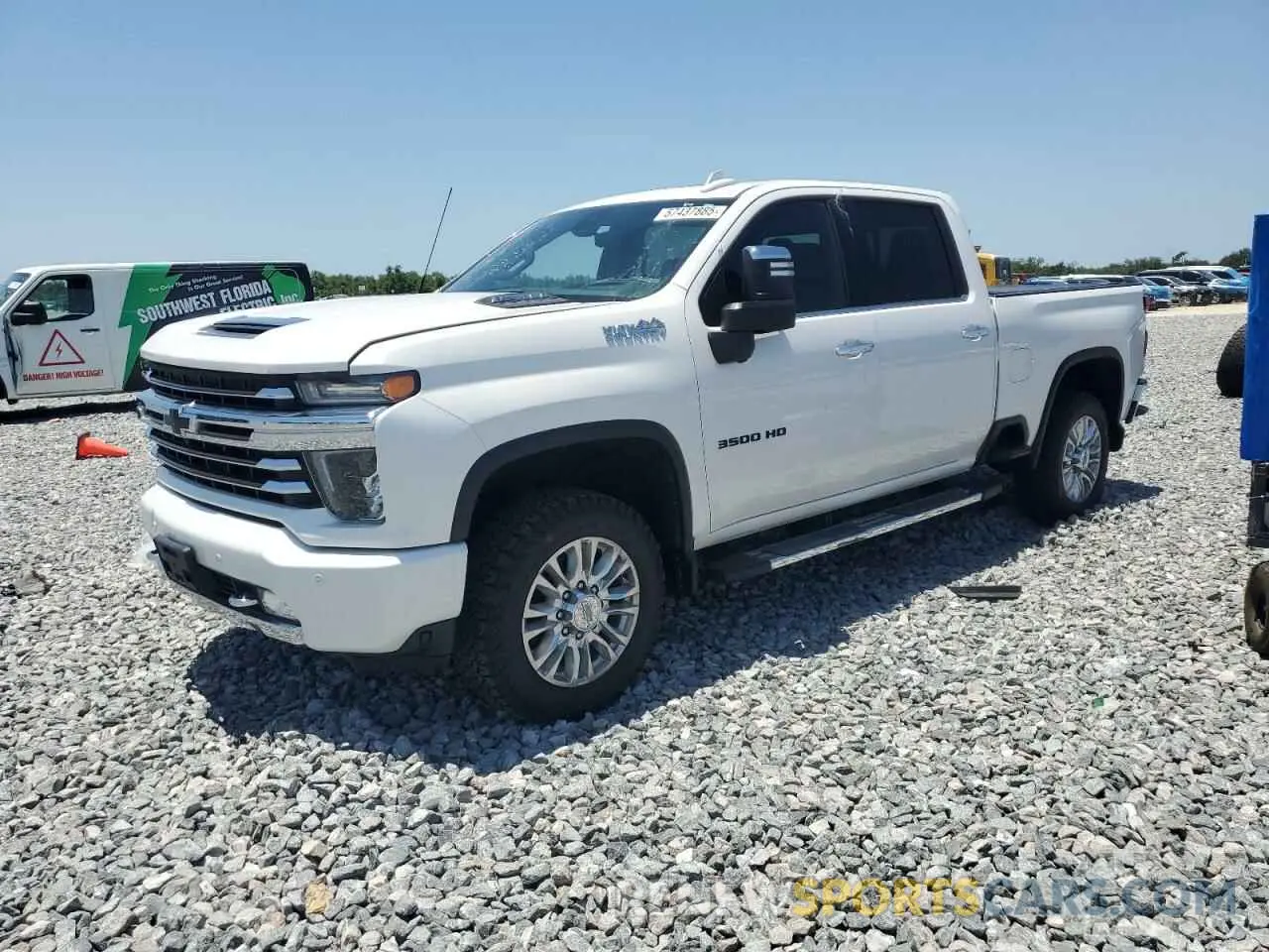 1 Photograph of a damaged car 1GC4YVEYXLF152701 CHEVROLET ALL Models 2020