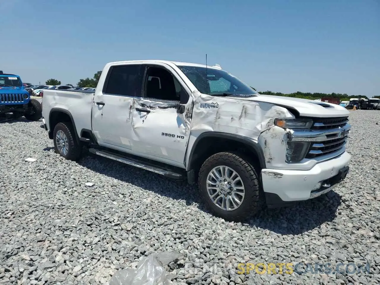 4 Photograph of a damaged car 1GC4YVEYXLF152701 CHEVROLET ALL Models 2020