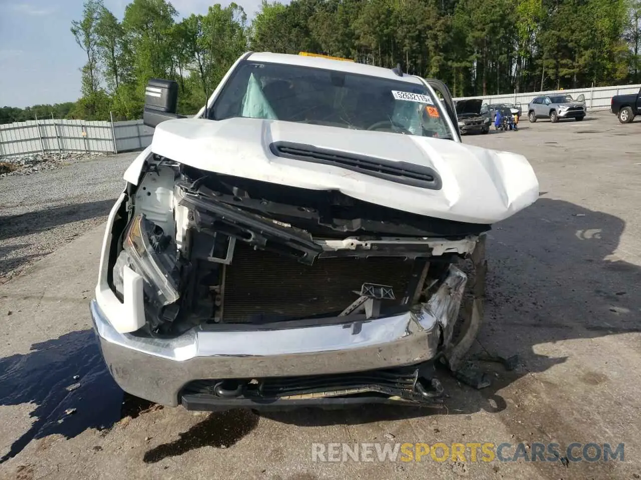 5 Photograph of a damaged car 1GC5YLE77LF317507 CHEVROLET ALL Models 2020