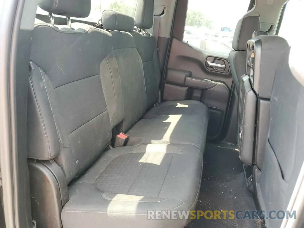 10 Photograph of a damaged car 1GCRYDED9LZ201821 CHEVROLET ALL Models 2020