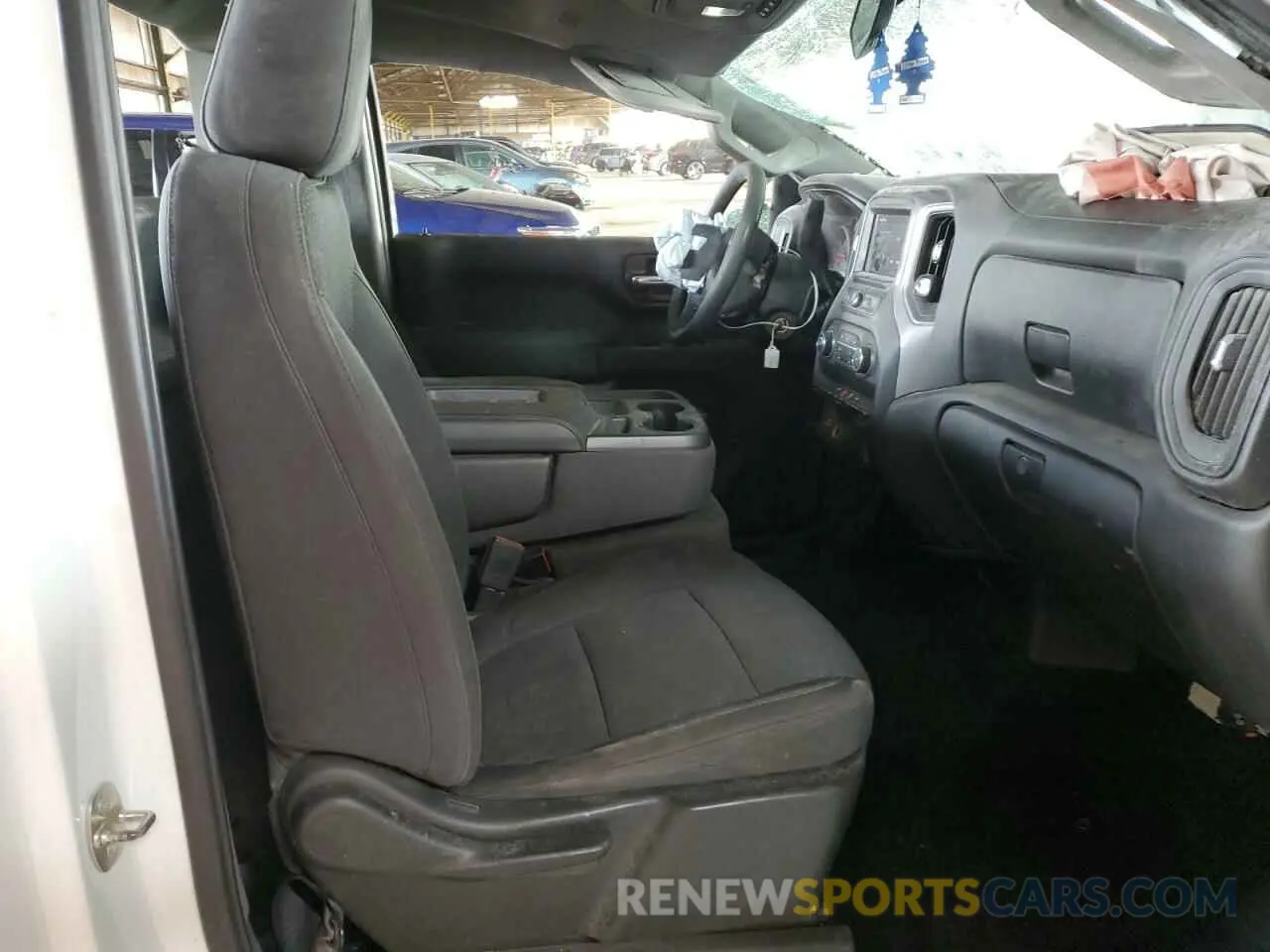 10 Photograph of a damaged car 3GCNWAEF3LG115795 CHEVROLET ALL Models 2020