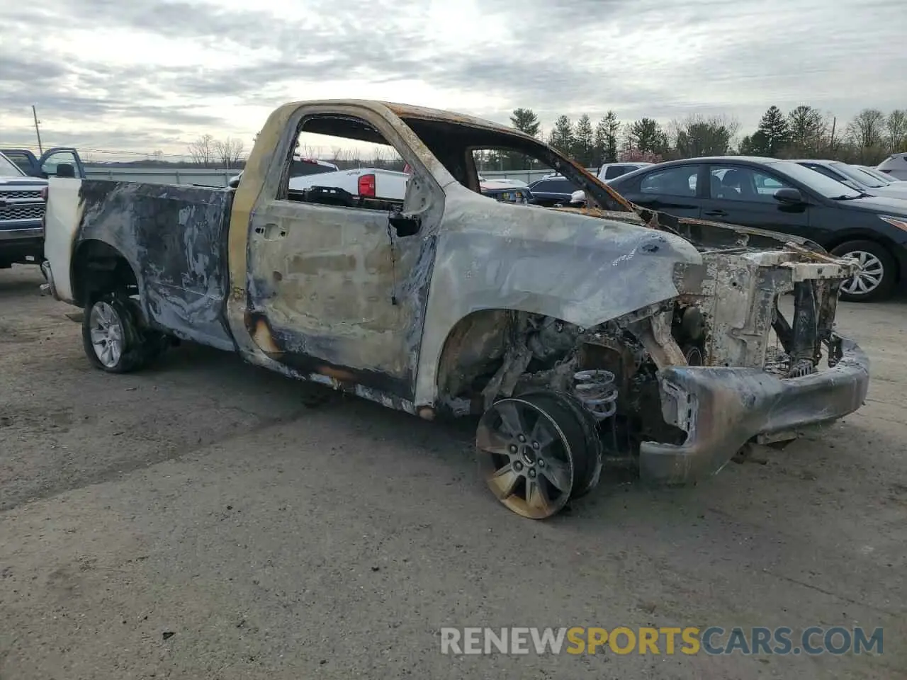 4 Photograph of a damaged car 3GCNWAEF8LG283366 CHEVROLET ALL Models 2020
