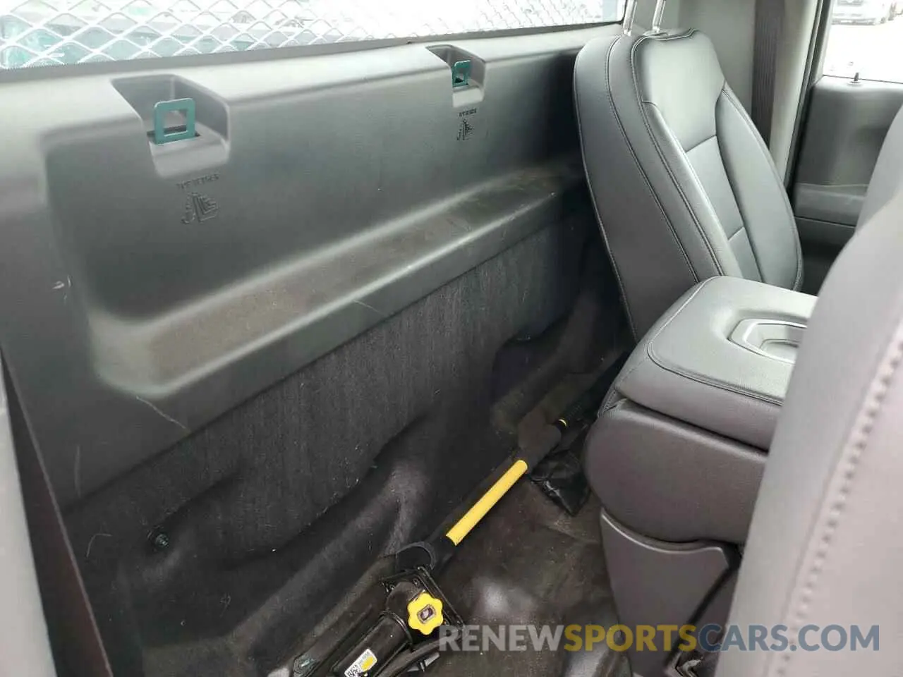 11 Photograph of a damaged car 3GCNWAEH5LG318446 CHEVROLET ALL Models 2020