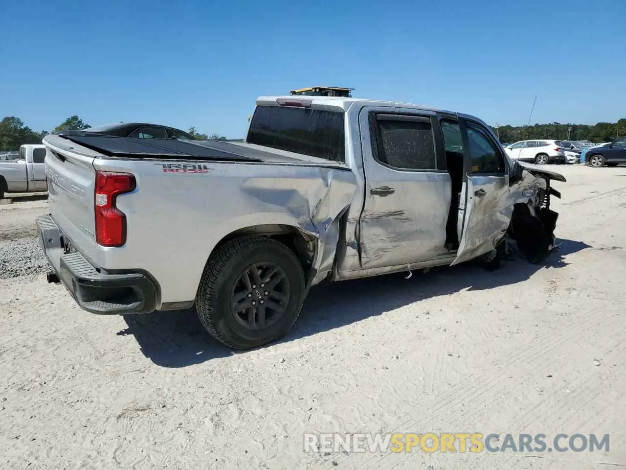 3 Photograph of a damaged car 3GCPYCEF4LG283797 CHEVROLET ALL Models 2020