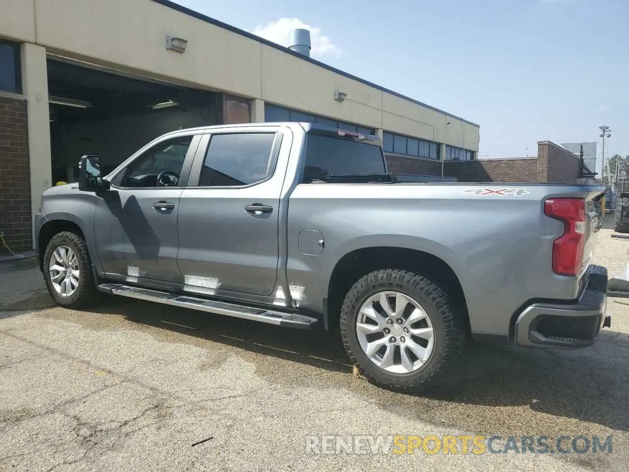 2 Photograph of a damaged car 3GCUYBEF8LG382605 CHEVROLET ALL Models 2020