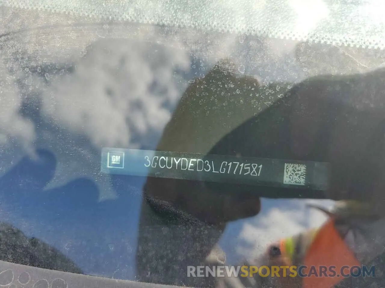 12 Photograph of a damaged car 3GCUYDED3LG171581 CHEVROLET ALL Models 2020