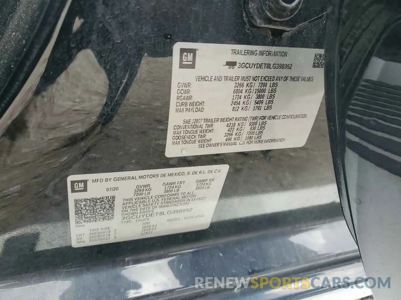 12 Photograph of a damaged car 3GCUYDET8LG398952 CHEVROLET ALL Models 2020