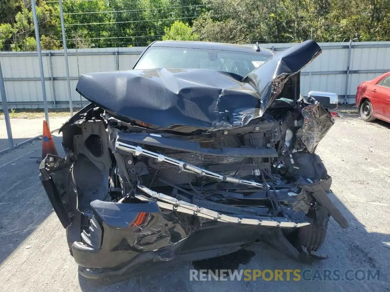 5 Photograph of a damaged car 3GCUYEED3LG285814 CHEVROLET ALL Models 2020