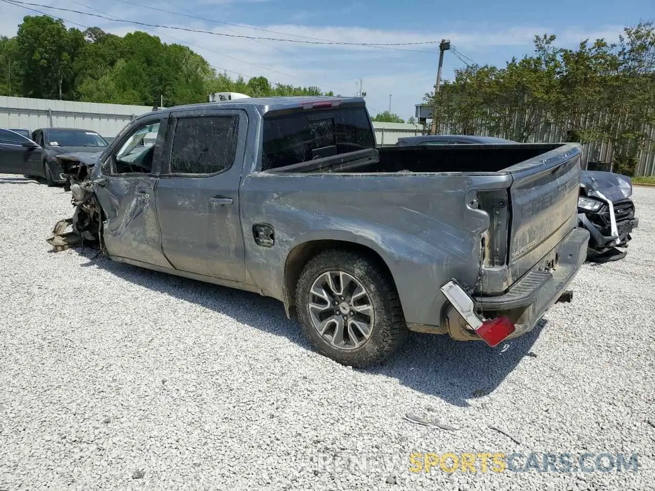 2 Photograph of a damaged car 3GCUYEET2LG233307 CHEVROLET ALL Models 2020