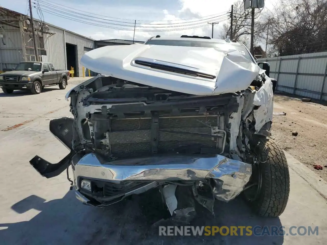 5 Photograph of a damaged car 1GC1YPEY0MF161018 CHEVROLET ALL Models 2021
