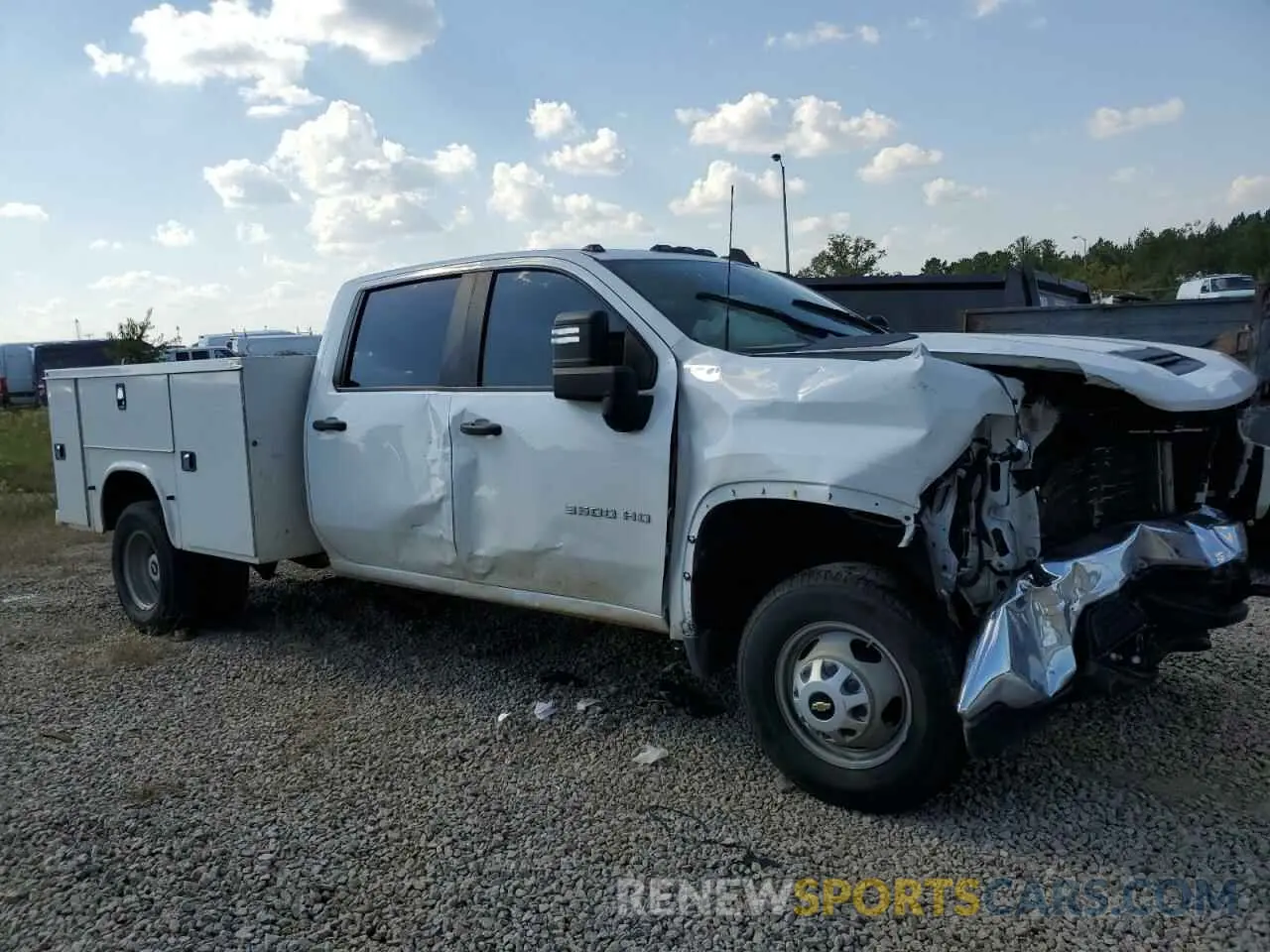 4 Photograph of a damaged car 1GC4WRE77MF196287 CHEVROLET ALL Models 2021