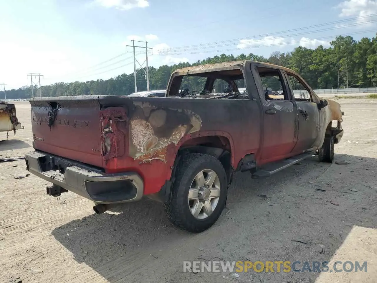 3 Photograph of a damaged car 1GC4YPE73MF254605 CHEVROLET ALL Models 2021