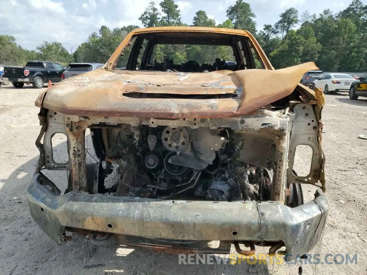 5 Photograph of a damaged car 1GC4YPE73MF254605 CHEVROLET ALL Models 2021