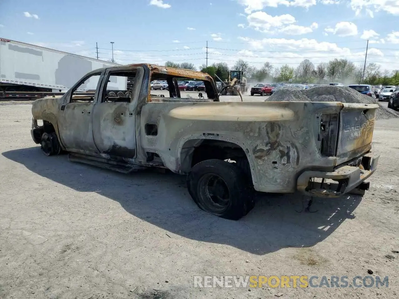 2 Photograph of a damaged car 1GC4YSEY7MF104198 CHEVROLET ALL Models 2021