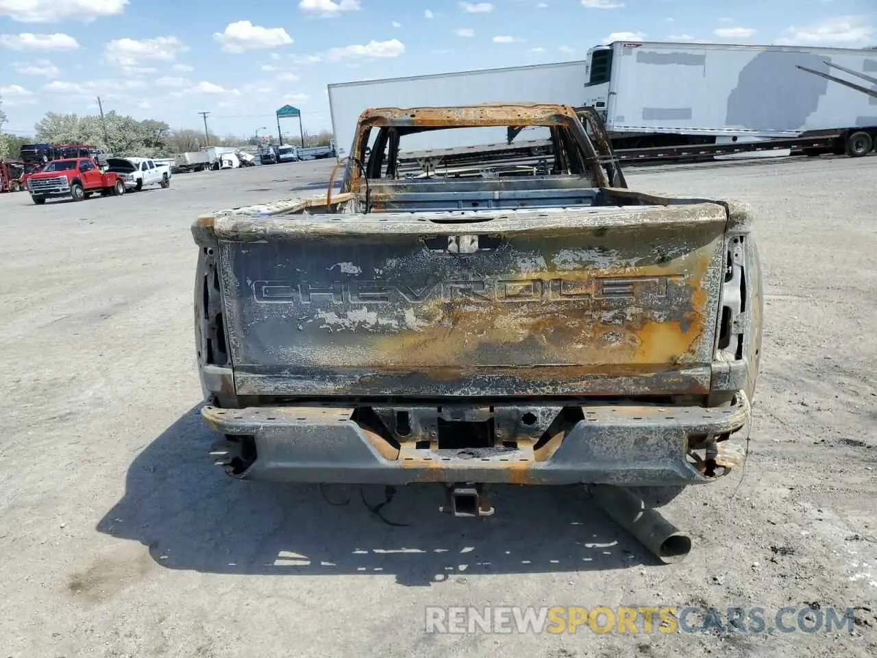 6 Photograph of a damaged car 1GC4YSEY7MF104198 CHEVROLET ALL Models 2021