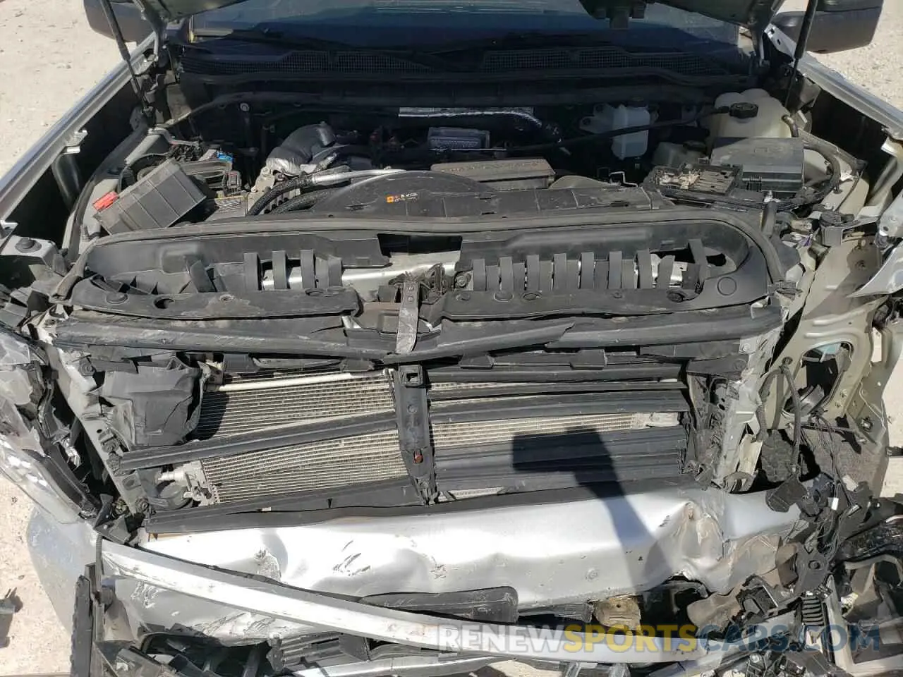11 Photograph of a damaged car 1GC4YVEY5MF116271 CHEVROLET ALL Models 2021