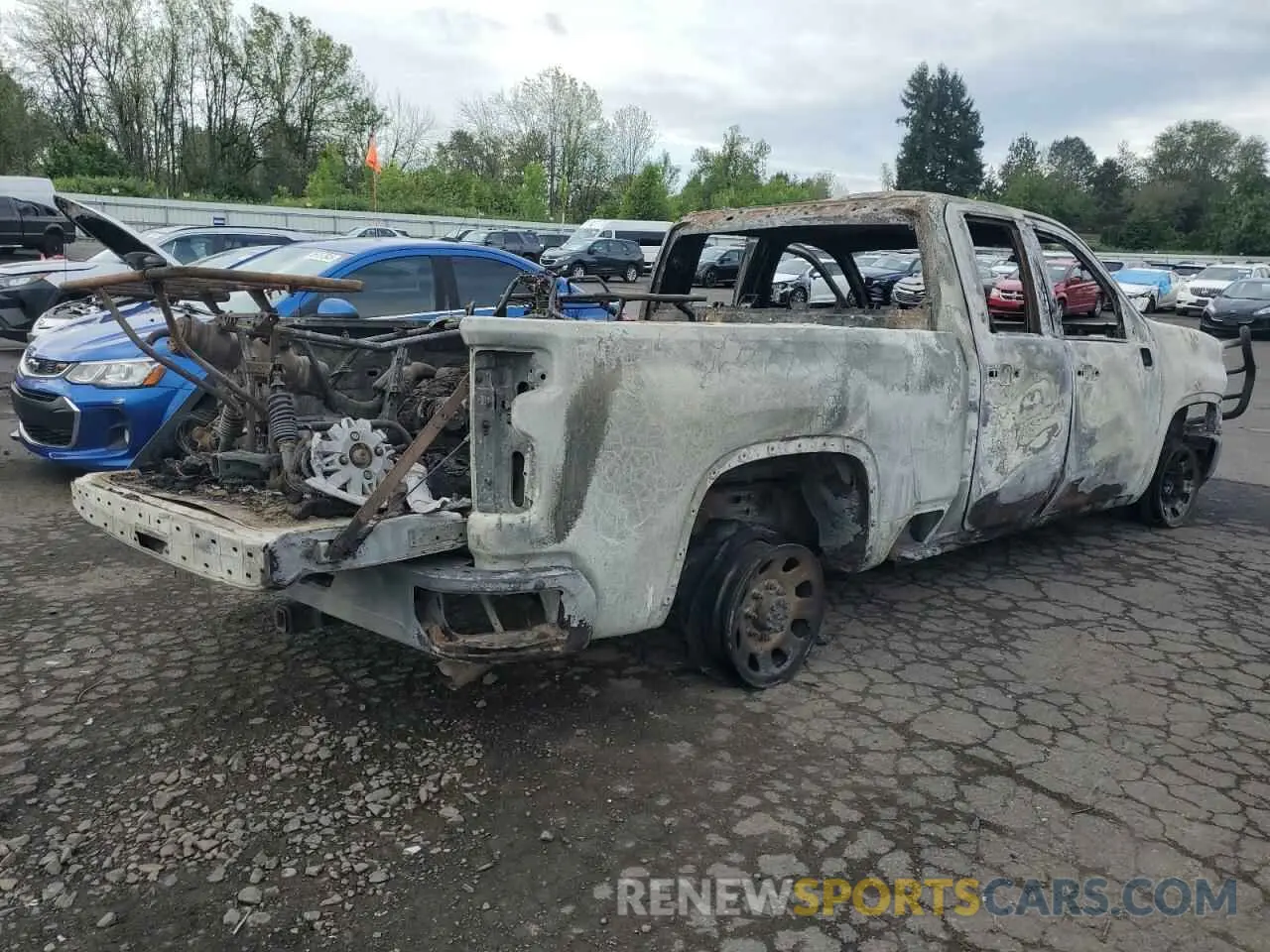 3 Photograph of a damaged car 1GC5YLE74MF105911 CHEVROLET ALL Models 2021