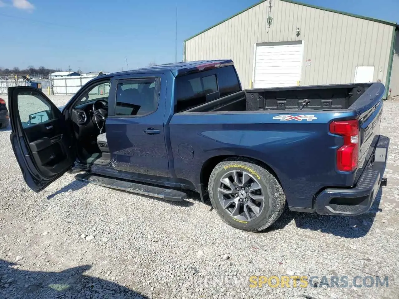 2 Photograph of a damaged car 3GCUYEEDXMG236644 CHEVROLET All Models 2021