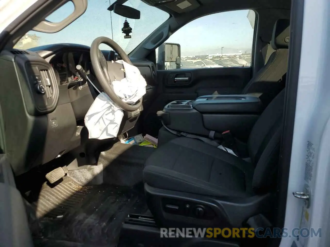 10 Photograph of a damaged car 1GB0WLE76NF200024 CHEVROLET All Models 2022