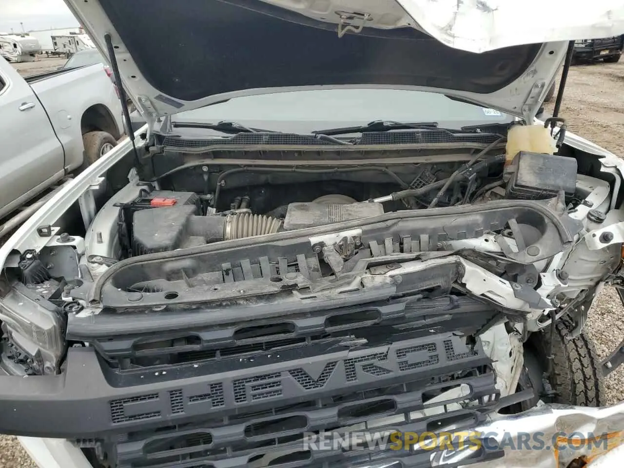 11 Photograph of a damaged car 1GC4WLE72NF261609 CHEVROLET ALL Models 2022