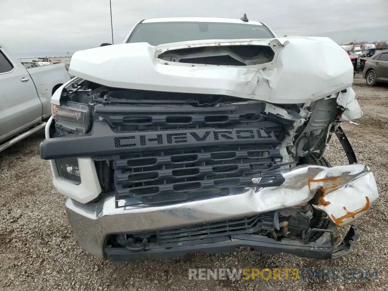5 Photograph of a damaged car 1GC4WLE72NF261609 CHEVROLET ALL Models 2022