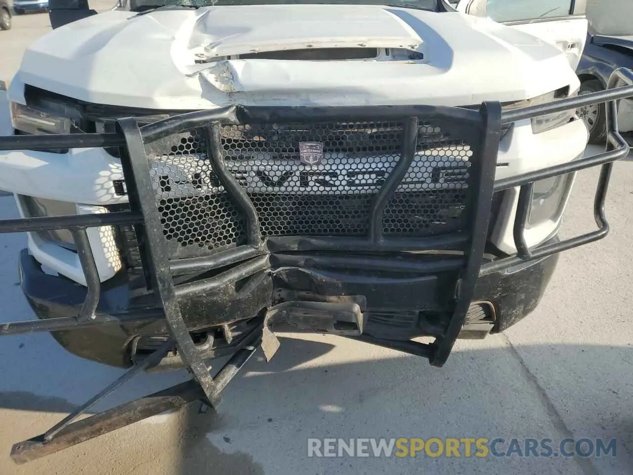 11 Photograph of a damaged car 1GC4YME75NF365477 CHEVROLET ALL Models 2022
