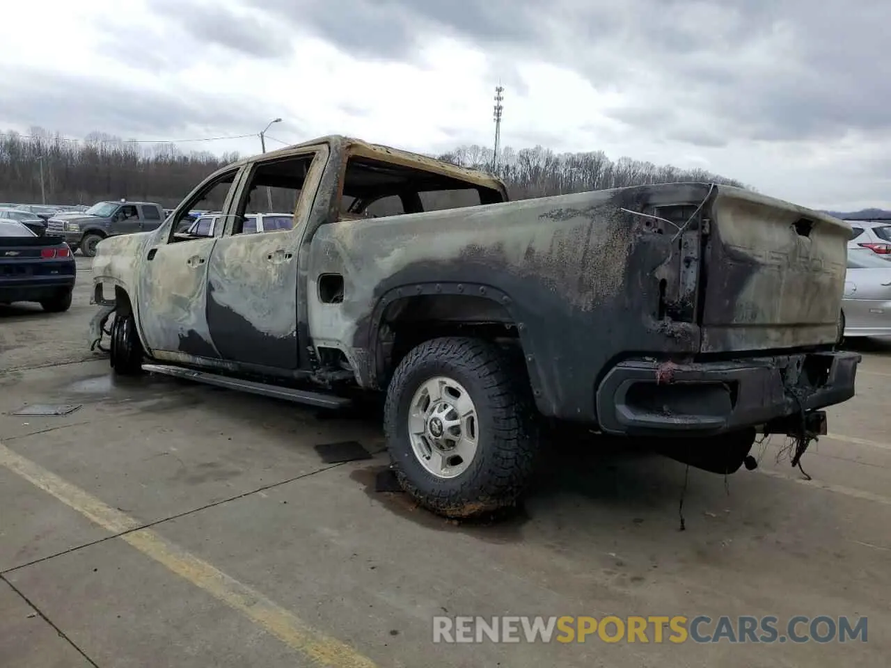 2 Photograph of a damaged car 1GC4YMEYXNF162268 CHEVROLET ALL Models 2022
