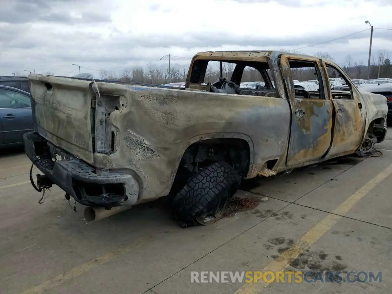 3 Photograph of a damaged car 1GC4YMEYXNF162268 CHEVROLET ALL Models 2022