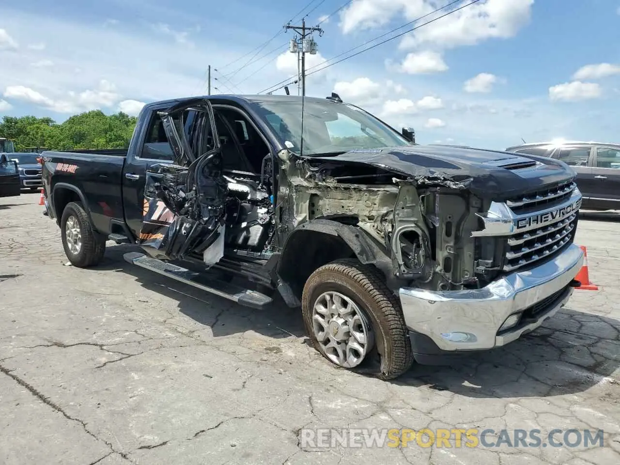 4 Photograph of a damaged car 1GC4YUEY6NF114086 CHEVROLET ALL Models 2022