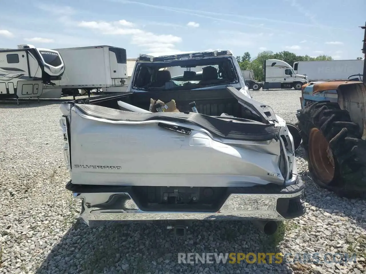 6 Photograph of a damaged car 1GC4YUEY6NF164812 CHEVROLET ALL Models 2022