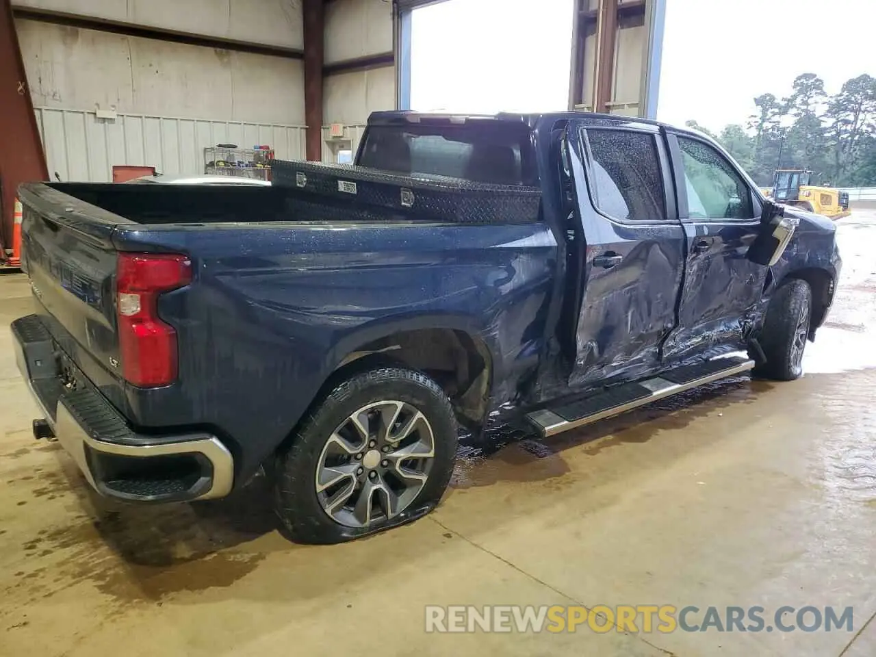 3 Photograph of a damaged car 1GCUDDED5NZ590109 CHEVROLET ALL Models 2022
