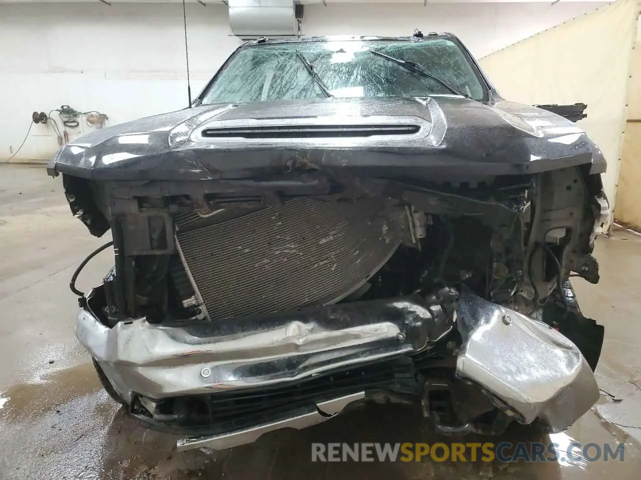 5 Photograph of a damaged car 2GC4YPE74N1230421 CHEVROLET ALL Models 2022