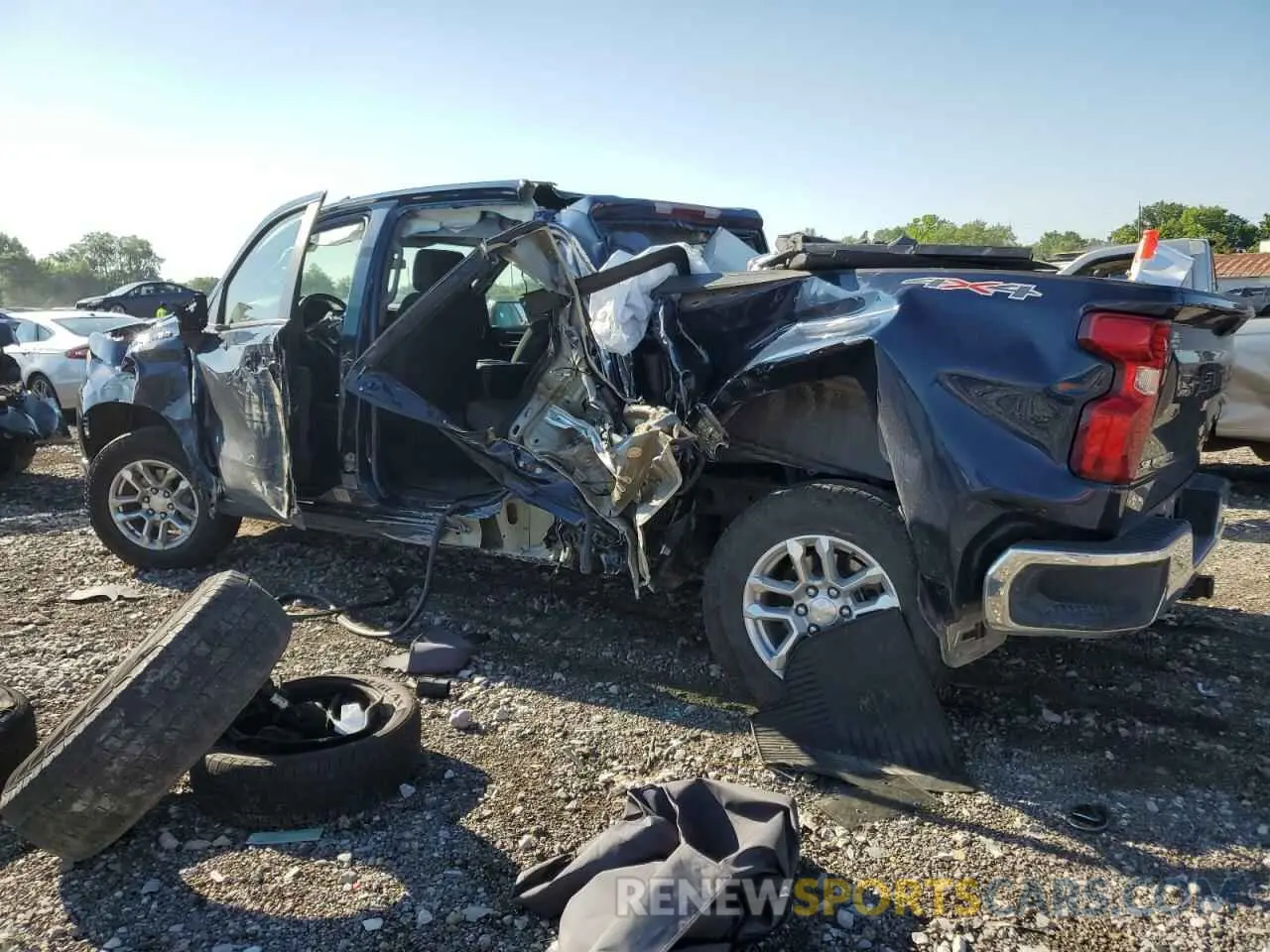 2 Photograph of a damaged car 2GCUDDED4N1503017 CHEVROLET ALL Models 2022
