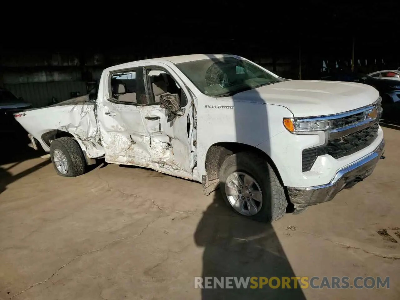 4 Photograph of a damaged car 2GCUDDED8N1512495 CHEVROLET ALL Models 2022