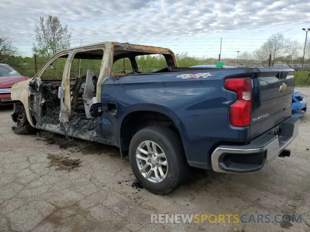 2 Photograph of a damaged car 3GCUDDET8NG514732 CHEVROLET ALL Models 2022