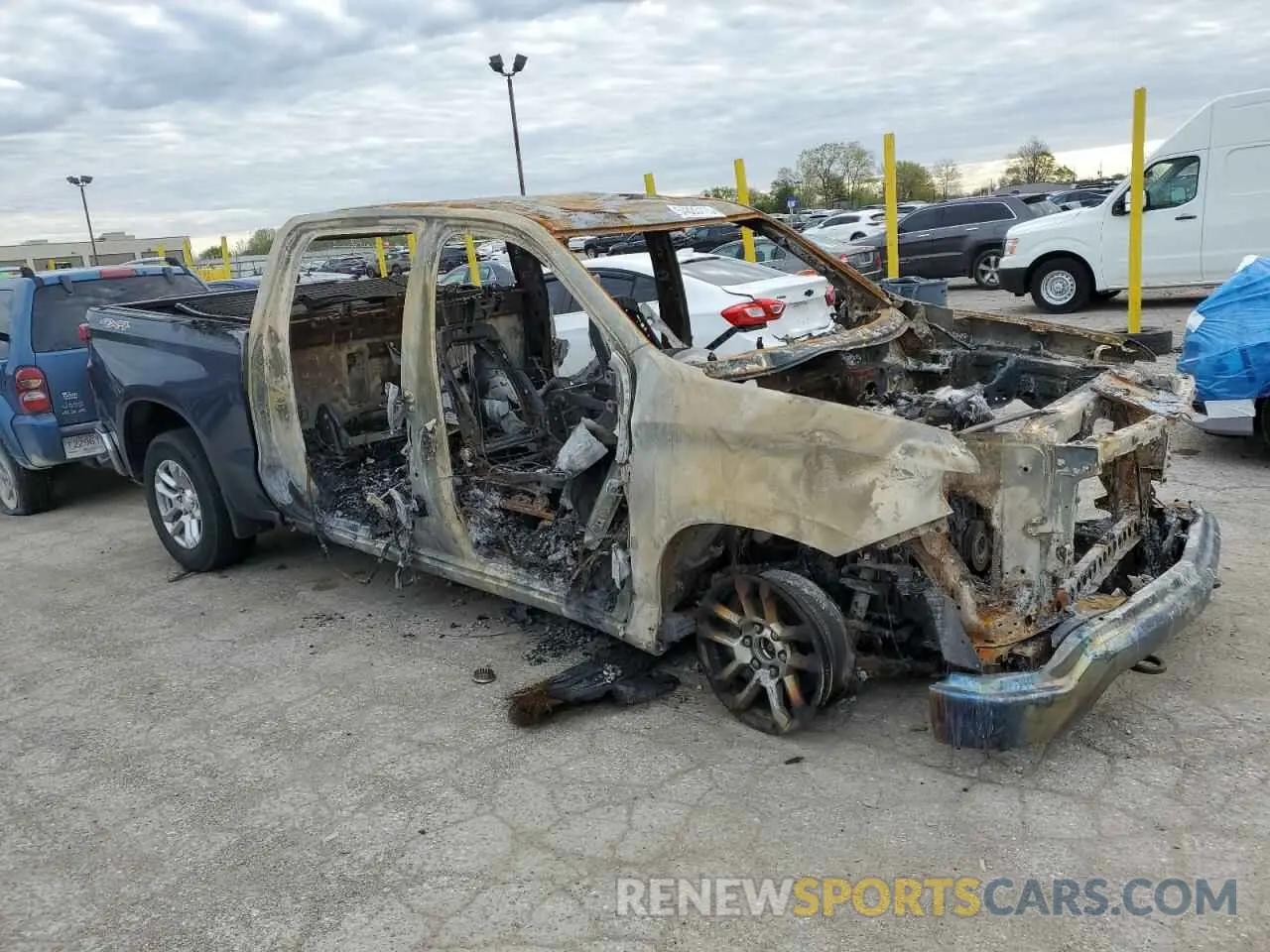 4 Photograph of a damaged car 3GCUDDET8NG514732 CHEVROLET ALL Models 2022
