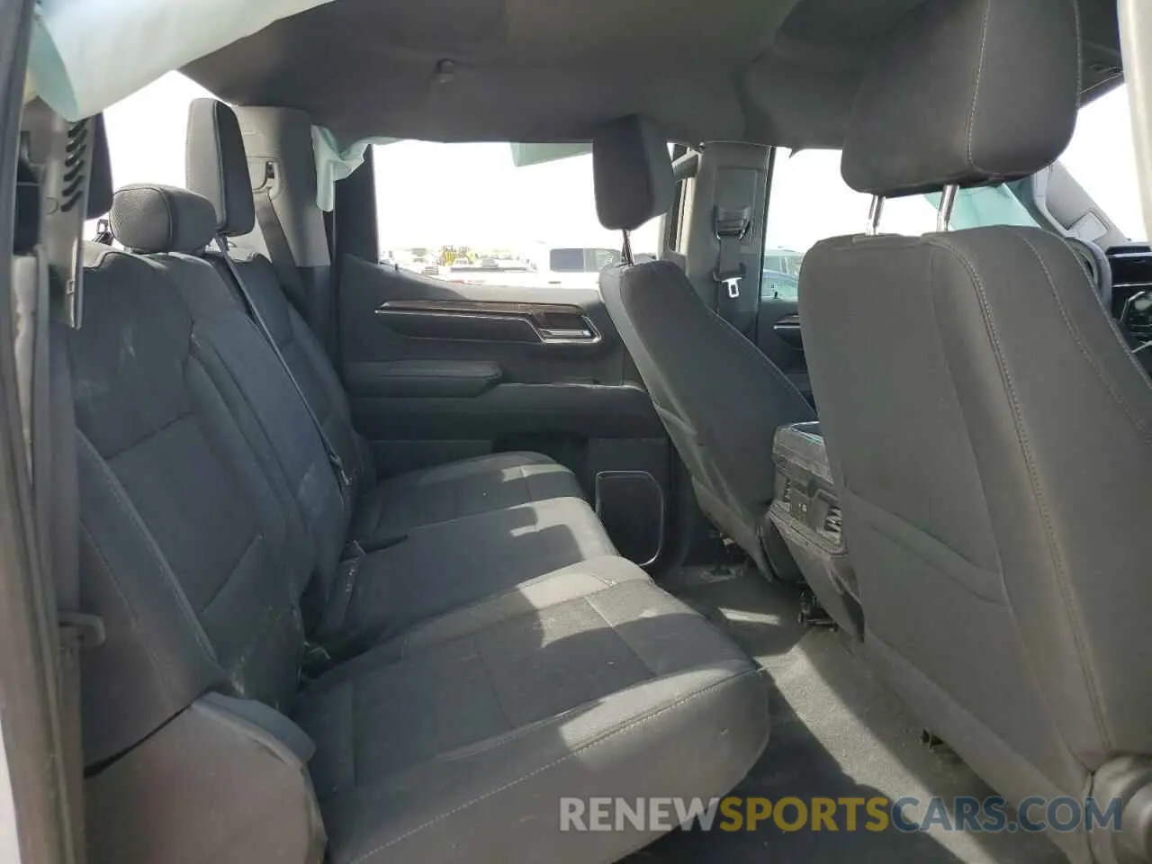 10 Photograph of a damaged car 3GCUDFED9NG683565 CHEVROLET ALL Models 2022